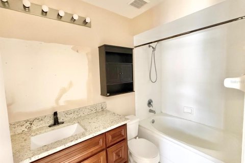 Villa ou maison à louer à Kissimmee, Floride: 4 chambres, 117.34 m2 № 1632310 - photo 14