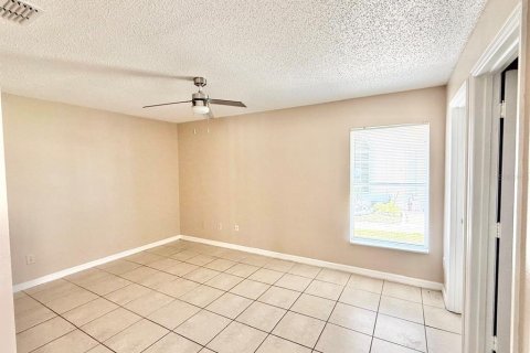 Villa ou maison à louer à Kissimmee, Floride: 4 chambres, 117.34 m2 № 1632310 - photo 12