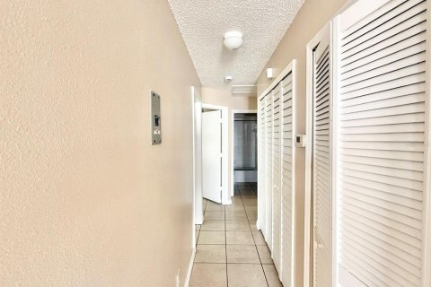 Villa ou maison à louer à Kissimmee, Floride: 4 chambres, 117.34 m2 № 1632310 - photo 15
