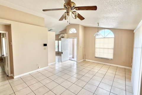 Villa ou maison à louer à Kissimmee, Floride: 4 chambres, 117.34 m2 № 1632310 - photo 11