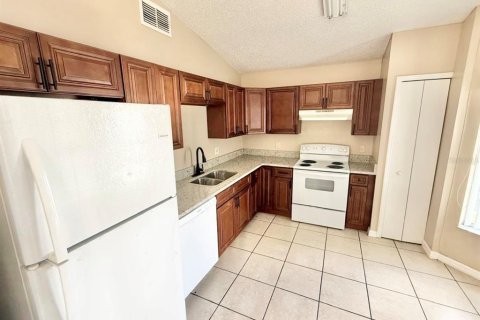 Villa ou maison à louer à Kissimmee, Floride: 4 chambres, 117.34 m2 № 1632310 - photo 7