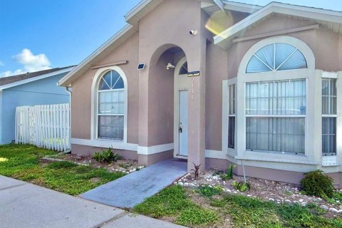 Villa ou maison à louer à Kissimmee, Floride: 4 chambres, 117.34 m2 № 1632310 - photo 2