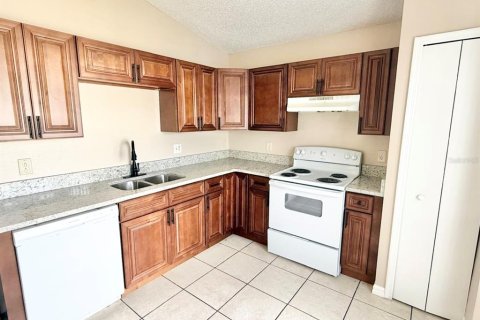 Villa ou maison à louer à Kissimmee, Floride: 4 chambres, 117.34 m2 № 1632310 - photo 8