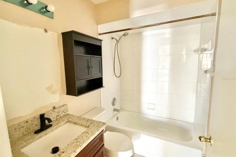 Villa ou maison à louer à Kissimmee, Floride: 4 chambres, 117.34 m2 № 1632310 - photo 18