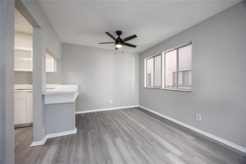 Condominio en venta en Gainesville, Florida, 1 dormitorio, 65.22 m2 № 1829851 - foto 9