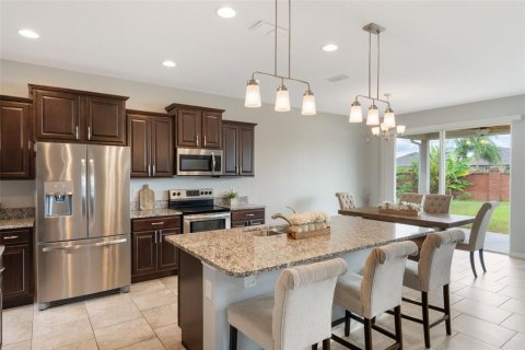 Casa en venta en Clermont, Florida, 5 dormitorios, 266.91 m2 № 1907784 - foto 2