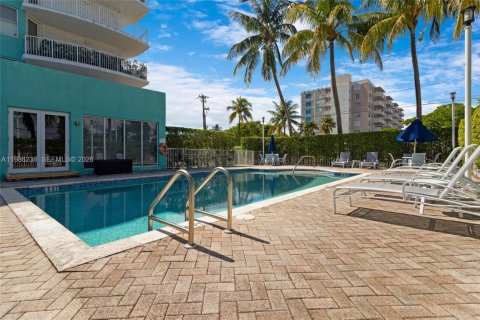 Condo à North Bay Village, Floride, 2 chambres  № 2153771