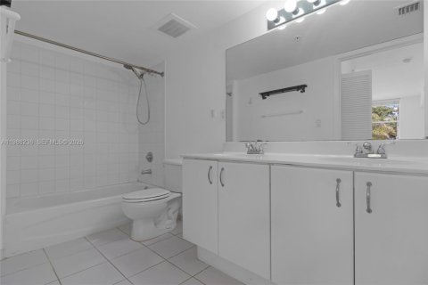 Copropriété à vendre à North Bay Village, Floride: 2 chambres, 99.13 m2 № 2153771 - photo 18