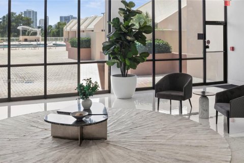 Condo in Aventura, Florida, 2 bedrooms  № 2055509 - photo 27