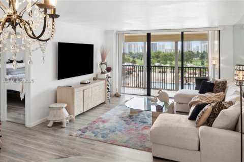 Condo in Aventura, Florida, 2 bedrooms  № 2055509 - photo 22