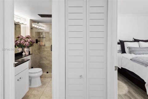 Condo in Aventura, Florida, 2 bedrooms  № 2055509 - photo 12