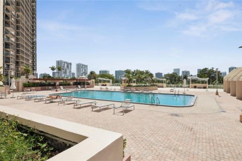Condo in Aventura, Florida, 2 bedrooms  № 2055509 - photo 28