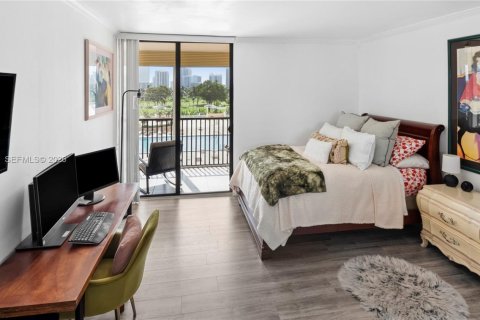 Condo in Aventura, Florida, 2 bedrooms  № 2055509 - photo 15