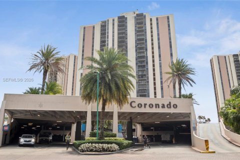 Condo in Aventura, Florida, 2 bedrooms  № 2055509 - photo 3