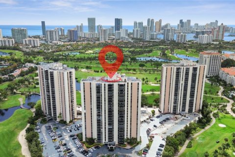 Condo in Aventura, Florida, 2 bedrooms  № 2055509 - photo 1