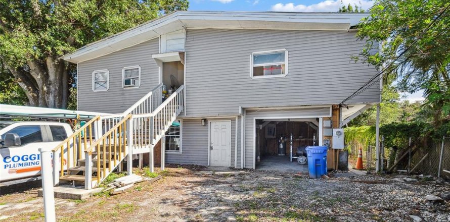 Immobilier commercial à Ruskin, Floride 19 chambres, 231.14 m2 № 1873928
