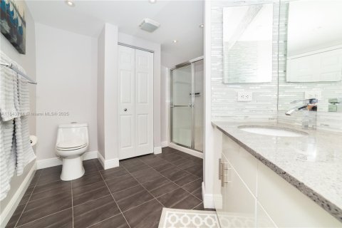 Condo in Sunny Isles Beach, Florida, 2 bedrooms  № 1841197 - photo 7