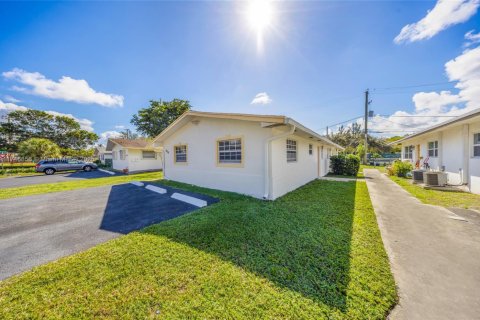 Propiedad comercial en venta en Fort Lauderdale, Florida, 157.56 m2 № 1859702 - foto 3