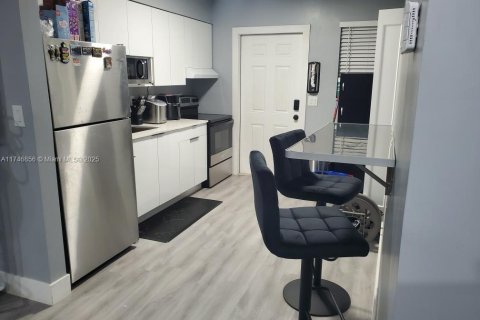 Propiedad comercial en venta en Fort Lauderdale, Florida, 157.56 m2 № 1859702 - foto 6