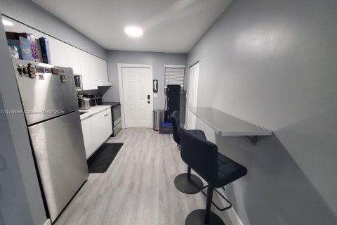 Propiedad comercial en venta en Fort Lauderdale, Florida, 157.56 m2 № 1859702 - foto 7