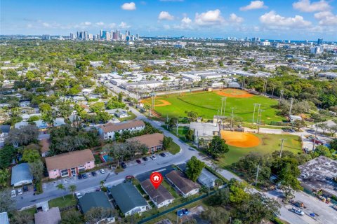 Propiedad comercial en venta en Fort Lauderdale, Florida, 157.56 m2 № 1859702 - foto 12