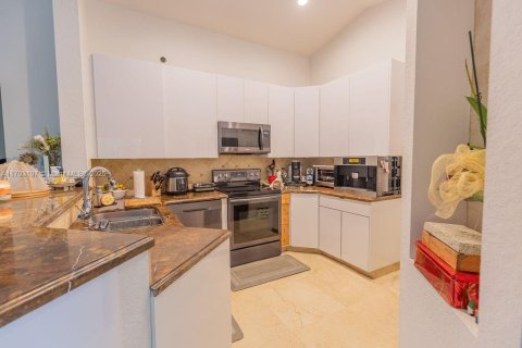 House in Weston, Florida 3 bedrooms, 131.92 sq.m. № 1726938 - photo 2