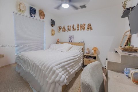 House in Weston, Florida 3 bedrooms, 131.92 sq.m. № 1726938 - photo 12