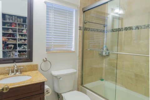 House in Weston, Florida 3 bedrooms, 131.92 sq.m. № 1726938 - photo 17