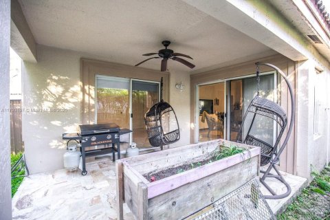 House in Weston, Florida 3 bedrooms, 131.92 sq.m. № 1726938 - photo 19