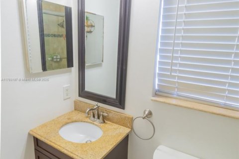 House in Weston, Florida 3 bedrooms, 131.92 sq.m. № 1726938 - photo 16