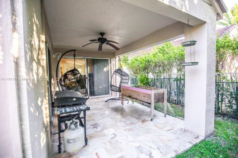 House in Weston, Florida 3 bedrooms, 131.92 sq.m. № 1726938 - photo 20