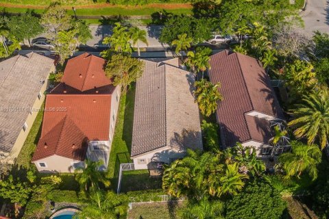 House in Weston, Florida 3 bedrooms, 131.92 sq.m. № 1726938 - photo 29