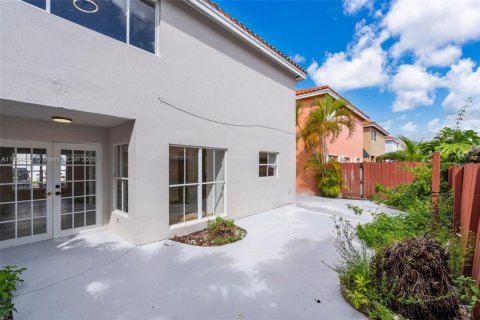 House in Miami, Florida 3 bedrooms, 132.57 sq.m. № 2014131 - photo 28