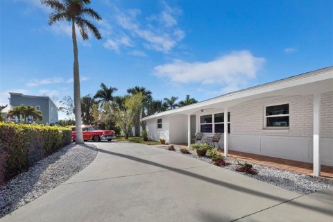 Casa en Longboat Key, Florida 2 dormitorios, 138.42 m2 № 2372991