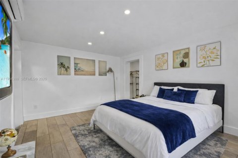 House in Miami, Florida 2 bedrooms, 124.4 sq.m. № 2010222 - photo 14