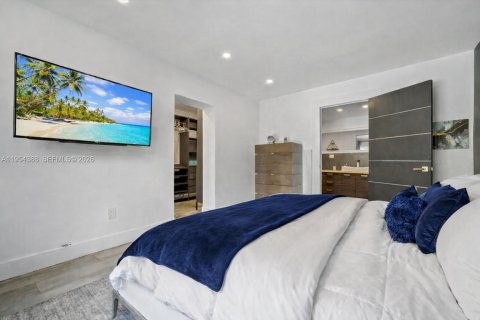 House in Miami, Florida 2 bedrooms, 124.4 sq.m. № 2010222 - photo 10
