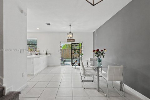 Купить виллу или дом в Майами, Флорида 3 спальни, 123.56м2, № 2052409 - фото 7