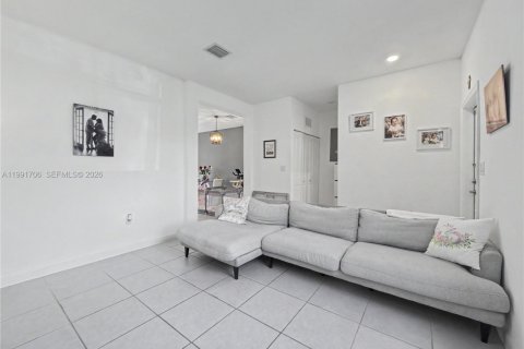 Купить виллу или дом в Майами, Флорида 3 спальни, 123.56м2, № 2052409 - фото 3