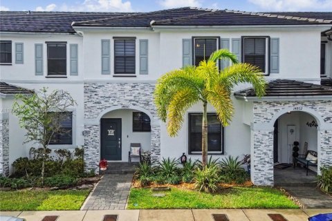 Дом в Майами, Флорида 3 спальни, 123.56м2 № 2052409