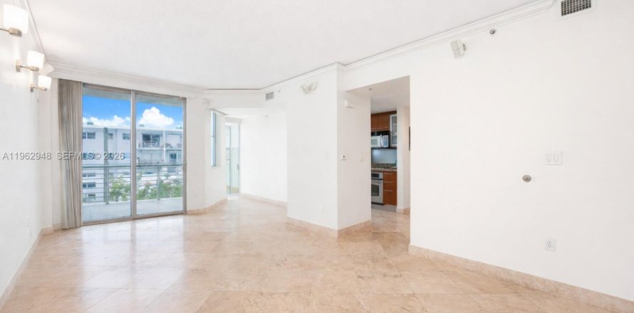 Condominio en Miami Beach, Florida, 1 dormitorio  № 2025882