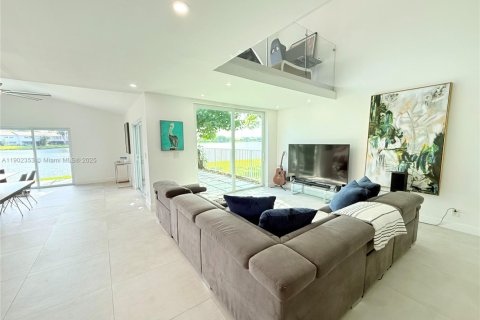 Casa en alquiler en Pembroke Pines, Florida, 4 dormitorios, 177.35 m2 № 1954337 - foto 9