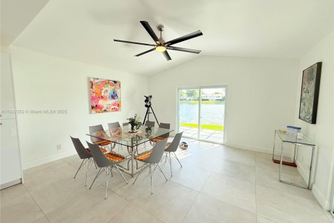 Casa en alquiler en Pembroke Pines, Florida, 4 dormitorios, 177.35 m2 № 1954337 - foto 12