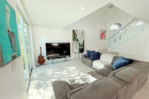 Casa en alquiler en Pembroke Pines, Florida, 4 dormitorios, 177.35 m2 № 1954337 - foto 8