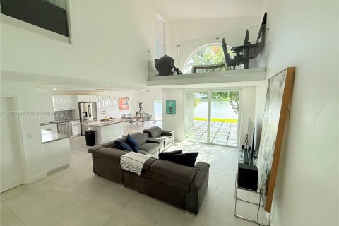 Casa en alquiler en Pembroke Pines, Florida, 4 dormitorios, 177.35 m2 № 1954337 - foto 10