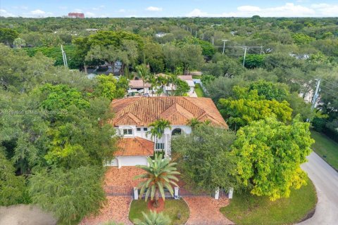 Villa ou maison à vendre à Miami, Floride: 6 chambres, 547.01 m2 № 1947969 - photo 1