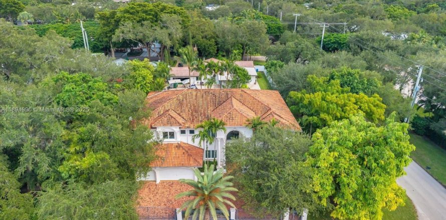 Villa ou maison à Miami, Floride 6 chambres, 547.01 m2 № 1947969
