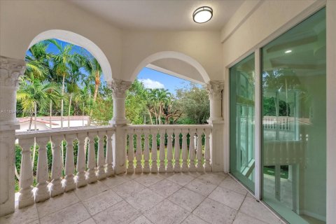 Villa ou maison à vendre à Miami, Floride: 6 chambres, 547.01 m2 № 1947969 - photo 20