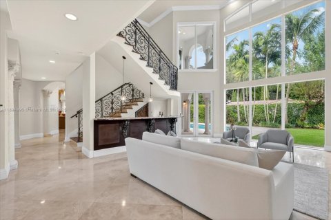 Villa ou maison à vendre à Miami, Floride: 6 chambres, 547.01 m2 № 1947969 - photo 4