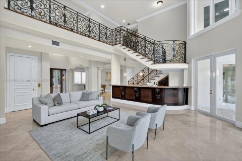 Villa ou maison à vendre à Miami, Floride: 6 chambres, 547.01 m2 № 1947969 - photo 5