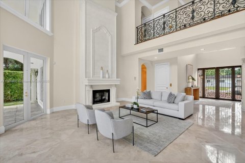 Villa ou maison à vendre à Miami, Floride: 6 chambres, 547.01 m2 № 1947969 - photo 6